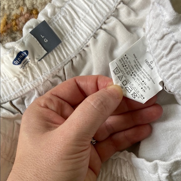 Old Navy Linen White Shorts - Picture 2 of 4